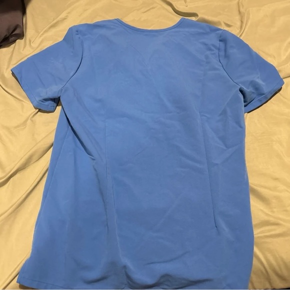 FIGS CATARINA ONE POCKET SCRUB TOP - Picture 3 of 3